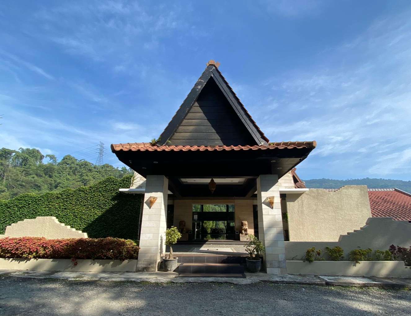 Driam Riverside Resort - Hotel dekat Glamping Lakeside