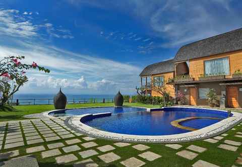 Swimming Pool De Sapphire Cliff Villa by Danapati