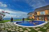 Swimming Pool De Sapphire Cliff Villa by Danapati