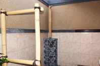 Toilet Kamar Pondok Shindu Guest House