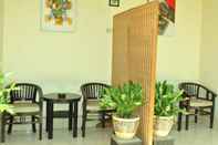 Lobby Giri Sari Guest House