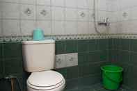 Toilet Kamar Junjunan Dalam Sharia Guesthouse