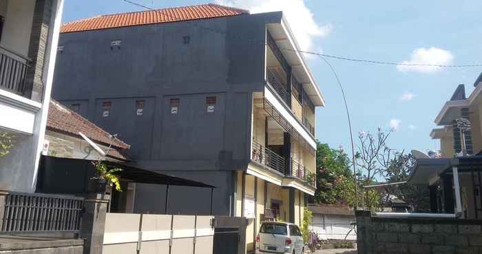 Bangunan Cemara Residence