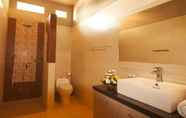 Toilet Kamar 7 Private Villa Bougainville