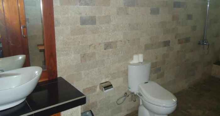 Toilet Kamar Villa Pahlengkong