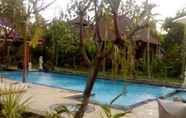 Kolam Renang 5 Tirta Sari Bungalows