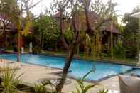 Swimming Pool Tirta Sari Bungalows