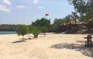 Tempat Tarikan Berdekatan 6 White Sandy Beach Menjangan