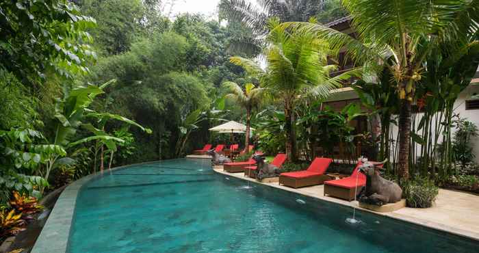 Swimming Pool Desak Putu Putra Cottages