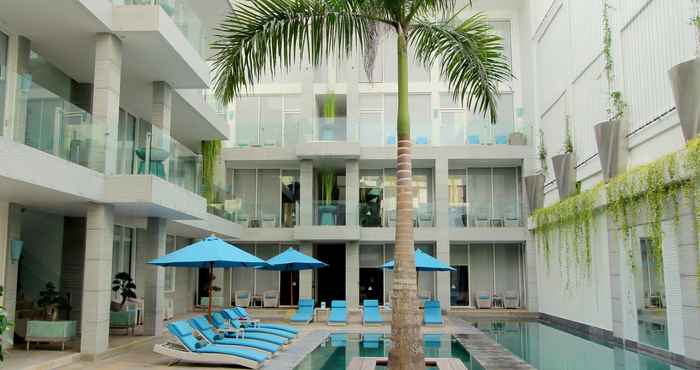Kolam Renang AQ-VA Hotel & Villas