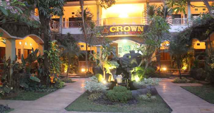 ภายนอกอาคาร Crown Hotel Lombok