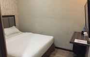 Kamar Tidur 4 Eatern Hotel