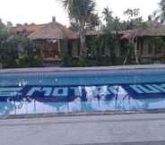 Kolam Renang 3 Vico Hotel