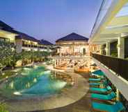 สระว่ายน้ำ 2 Away Bali Legian Camakila Resort