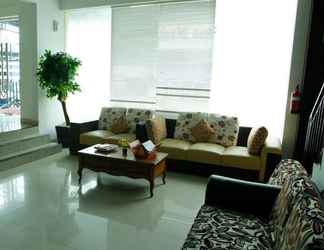 Lobby 2 Summer Hotel Bitung