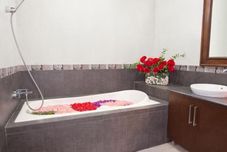 ห้องน้ำภายในห้อง The Nakula Villas