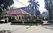 Exterior 2 Lombok Ethnic Guest House Bandung