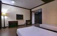 Kamar Tidur 3 Sulthan Hotel International