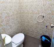In-room Bathroom 7 Comfort Room at Midi Homestay