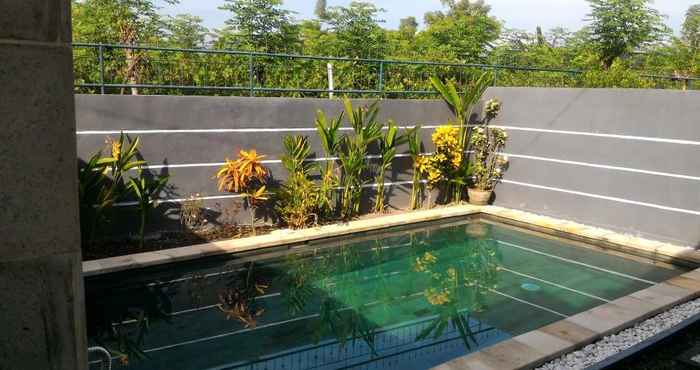 Kolam Renang Villa Dencarik 