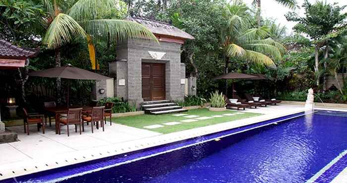 Kolam Renang Villa Dewata 3