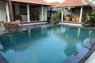 Swimming Pool Puri Clinton Bali 