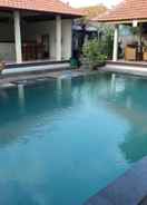 SWIMMING_POOL Puri Clinton Bali 