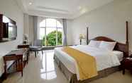 Kamar Tidur 3 The Sahira Hotel