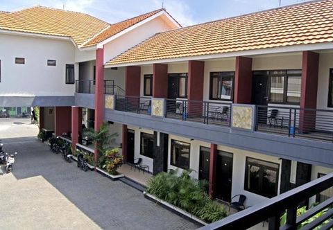 Exterior The Winner