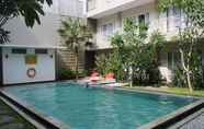 Swimming Pool 3 Choice Stay Hotel Denpasar