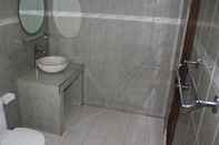 In-room Bathroom Pande Permai Guest House