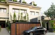 Exterior 2 W Home Senopati