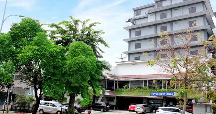 Luar Bangunan Hotel New Idola 