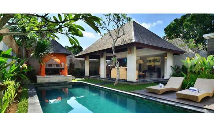 Swimming Pool The Khayangan Dreams Villa Umalas