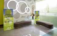 Lobby 6 Zest Jemursari by Swiss-Belhotel International