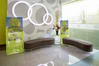 Lobby Zest Jemursari by Swiss-Belhotel International