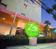 Exterior 2 Zest Jemursari by Swiss-Belhotel International