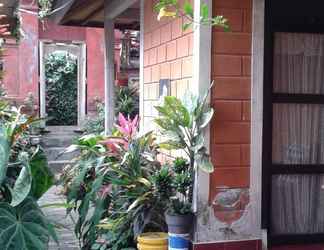 Luar Bangunan 2 Biang's Homestay