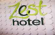 Lobi 3 Zest Airport Jakarta by Swiss-Belhotel International