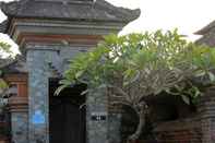 ภายนอกอาคาร Nyoman Sandi Guest House