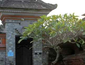 Exterior 2 Nyoman Sandi Guest House