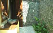 Toilet Kamar 3 Pondok Rahayu Guest House