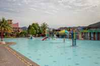 Kolam Renang Pia Hotel Pandan Beach Resort