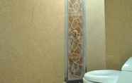 Toilet Kamar 6 Sudi Guest House 