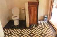 Toilet Kamar Abian Ayu Villa