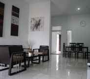 Lobby 2 Golden Hawaii Villa Singkawang