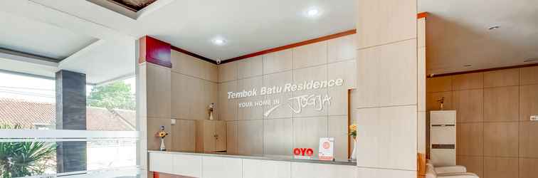 Lobi OYO Flagship 3726 Tembok Batu Residence