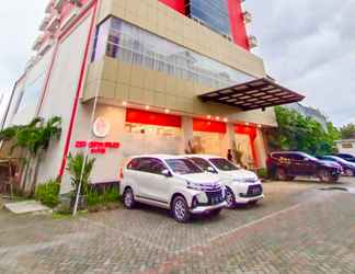 Luar Bangunan 2 Red Cendrawasih Hotel
