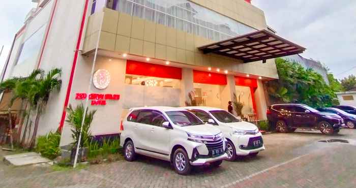 Luar Bangunan Red Cendrawasih Hotel