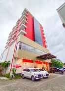 EXTERIOR_BUILDING Red Cendrawasih Hotel